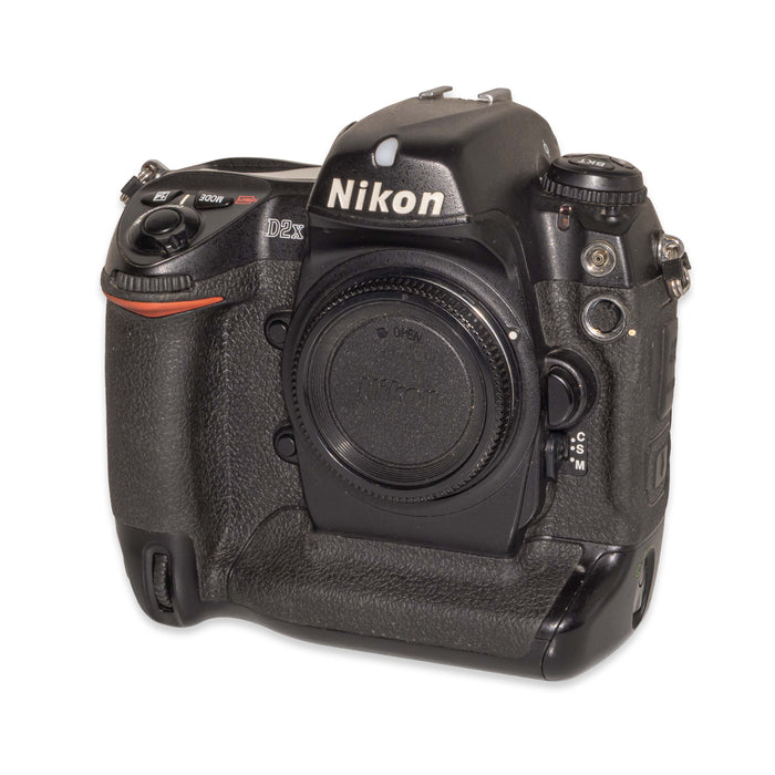 Nikon D2X