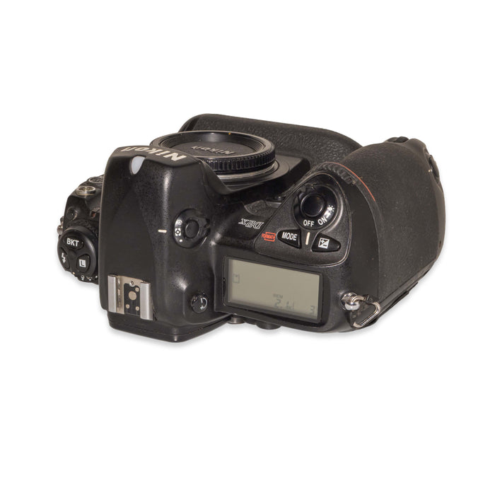 Nikon D2X