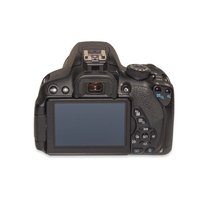 Canon EOS 700D + EF-s 18-55mm IS STM + 75-300mm 4-5.6 III