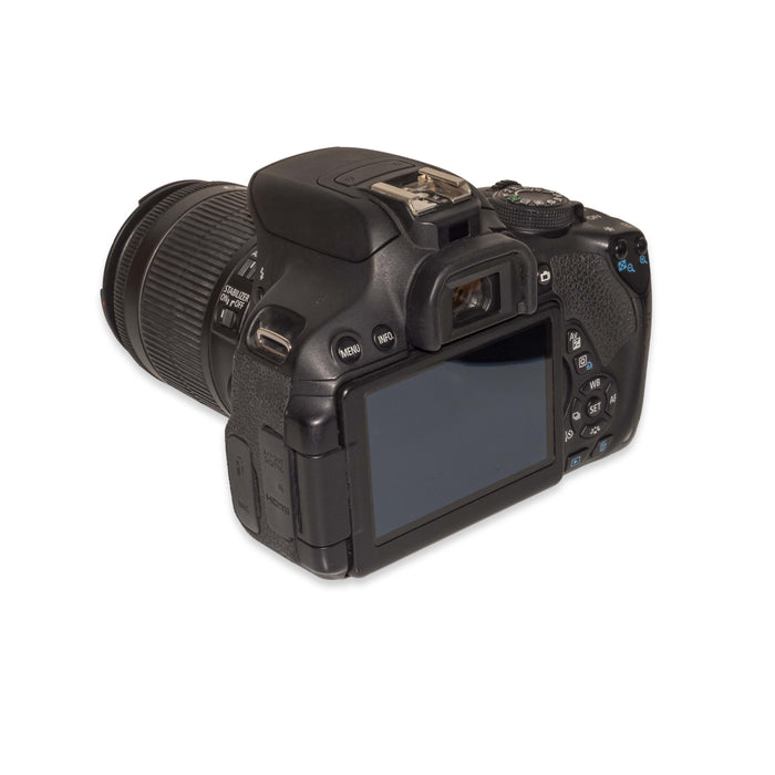 Canon EOS 700D + EF-s 18-55mm IS STM + 75-300mm 4-5.6 III