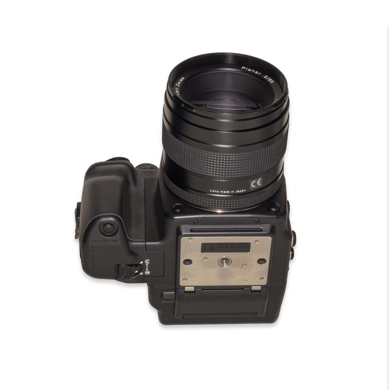 Contax 645 AF + Planar 80mm f/2