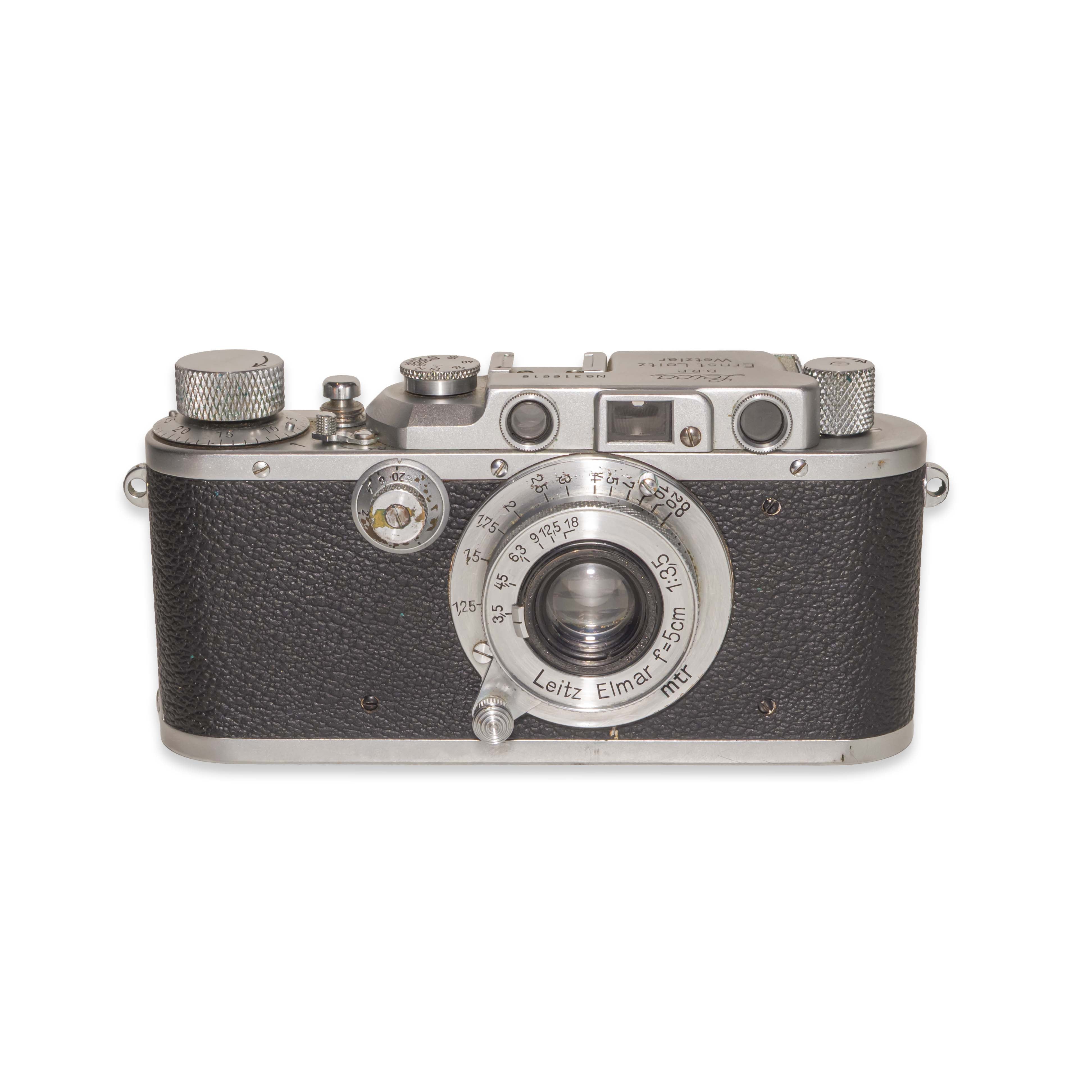 Leica III (Model F) Chrome finish con Elmar 50mm f/3.5 — Foto