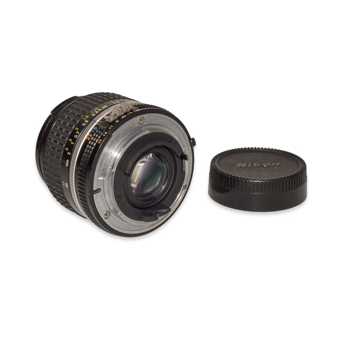 Nikon AI-S NIKKOR 24mm f/2.8
