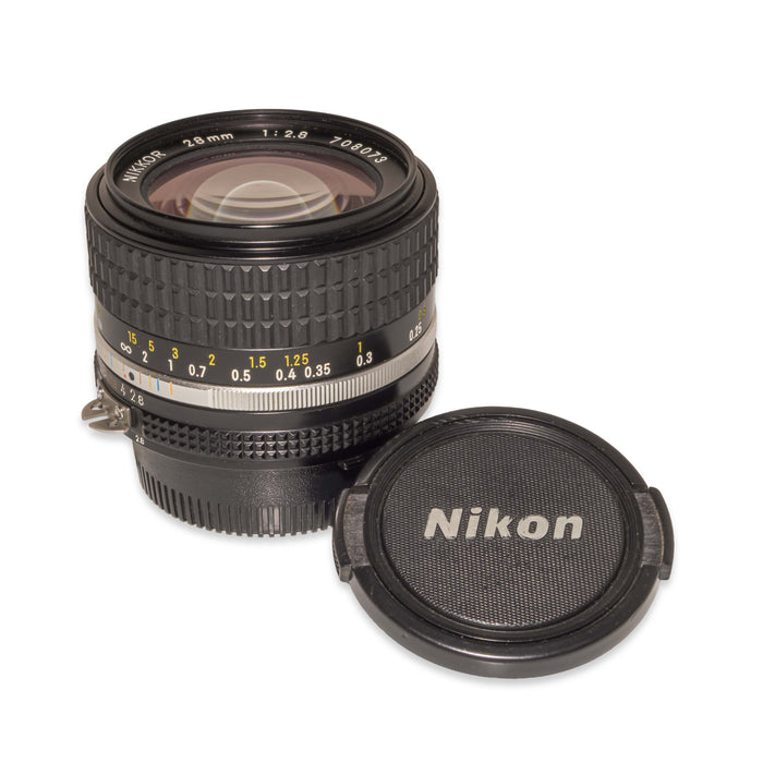 Nikon AI-S NIKKOR 28mm f/2.8