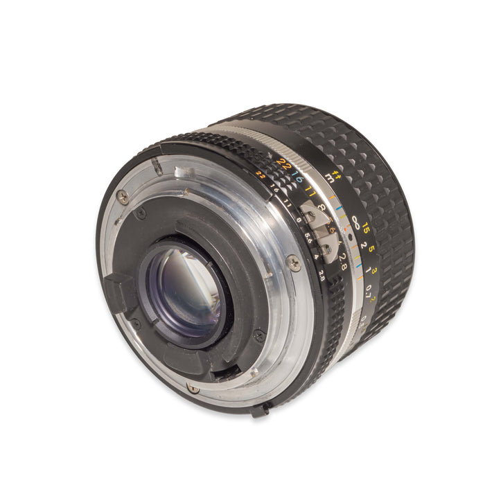 Nikon AI-S NIKKOR 28mm f/2.8