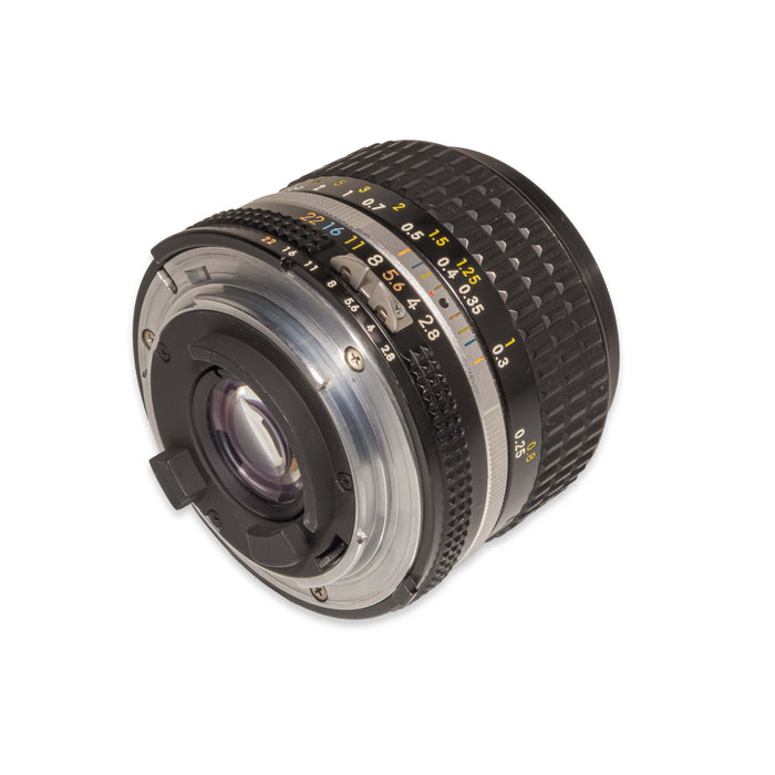 Nikon AI-S NIKKOR 28mm f/2.8