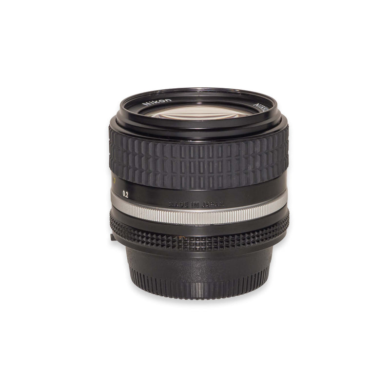 Nikon AI-S NIKKOR 28mm f/2.8