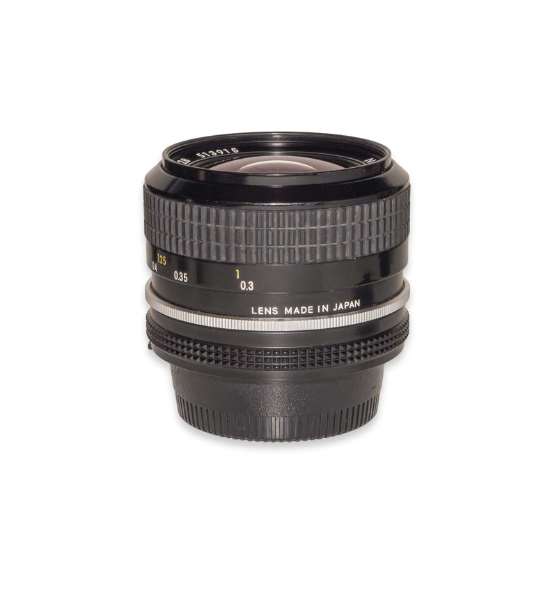 Nikon AI NIKKOR 24mm f/2.8