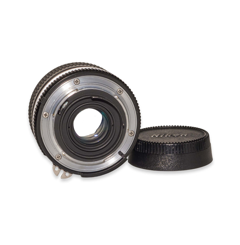 Nikon AI NIKKOR 24mm f/2.8