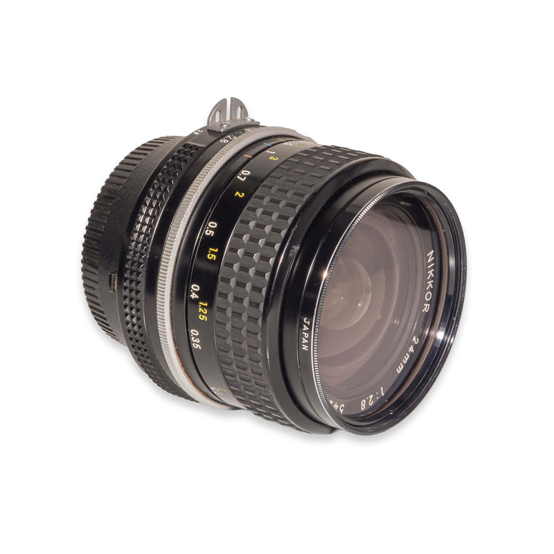 Nikon AI NIKKOR 24mm f/2.8