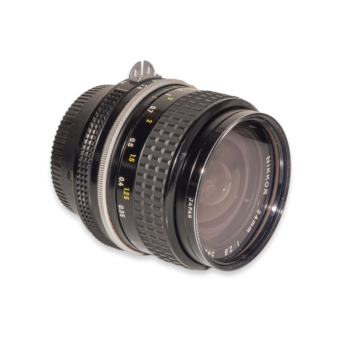 Nikon AI NIKKOR 24mm f/2.8