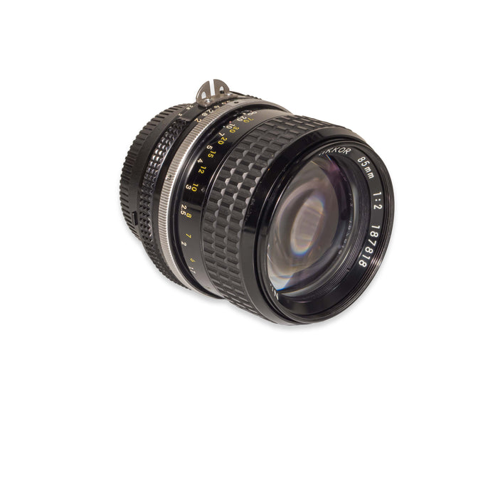 Nikon AI NIKKOR 85mm f/2