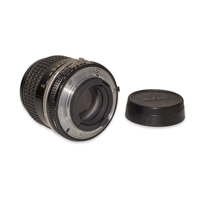 Nikon AI NIKKOR 85mm f/2