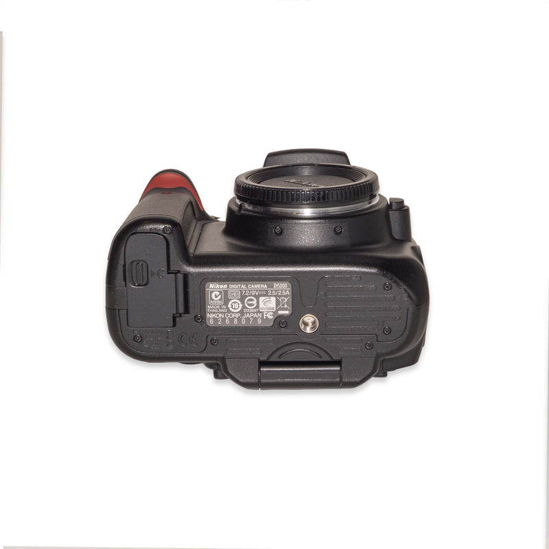 Nikon D5000