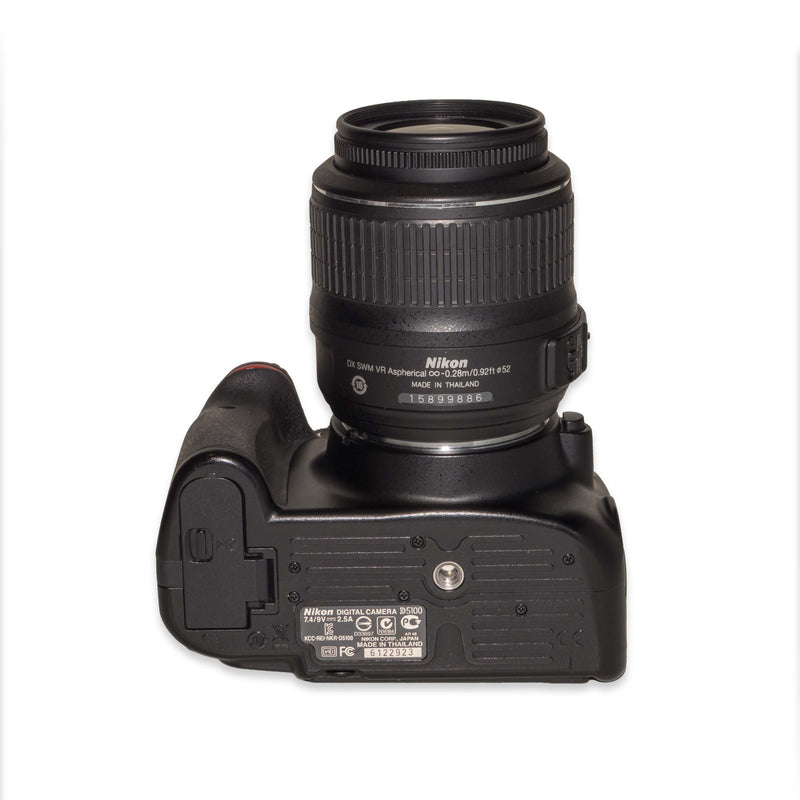 Nikon D5100 + AF-S 18-55mm VR