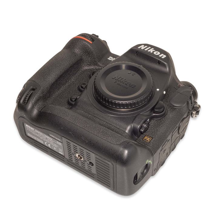 Nikon D6