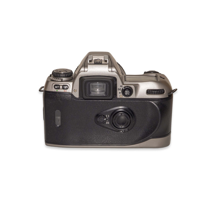 Nikon F80 + AF 28-105mm f/3.5-4.5 D