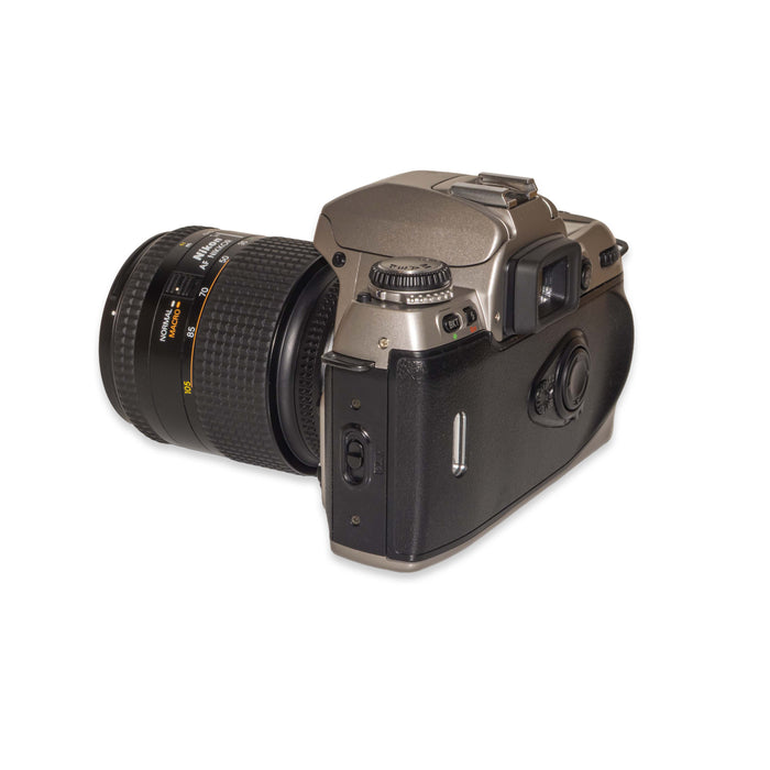 Nikon F80 + AF 28-105mm f/3.5-4.5 D