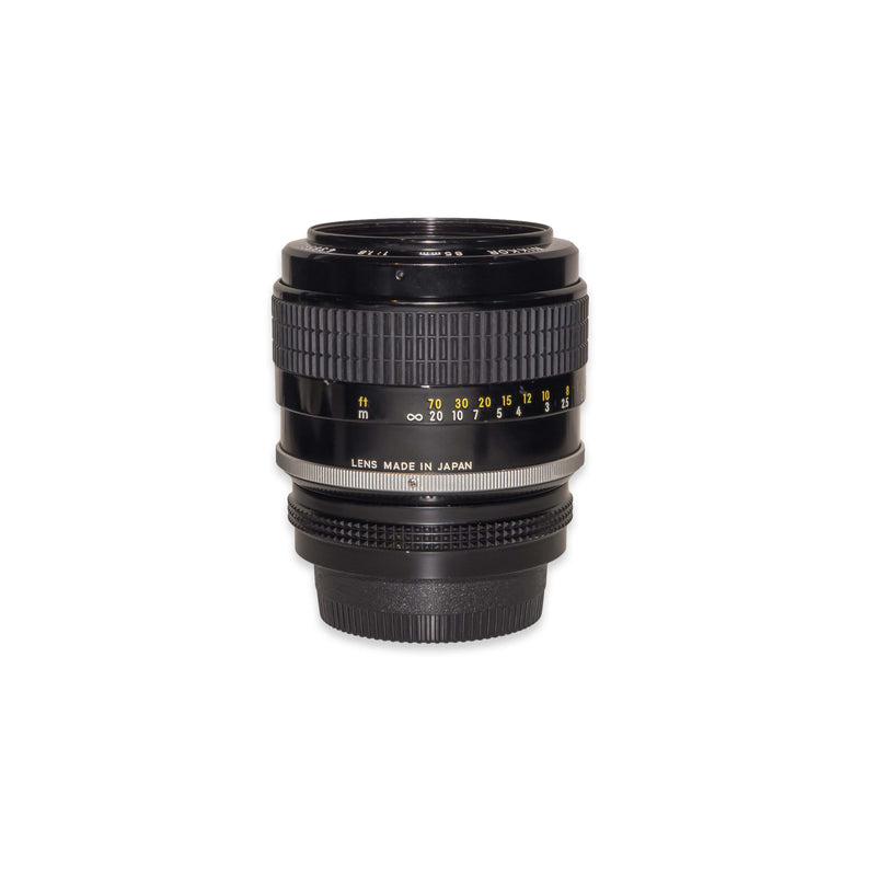 Nikon NIKKOR 85mm f/1.8