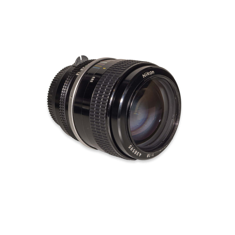 Nikon NIKKOR 85mm f/1.8