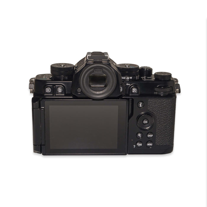 Nikon Zf +Nikkor Z 24-70mm F/4 S