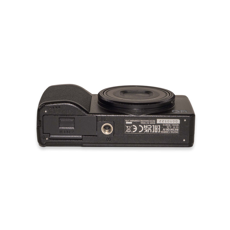 Ricoh GR IV