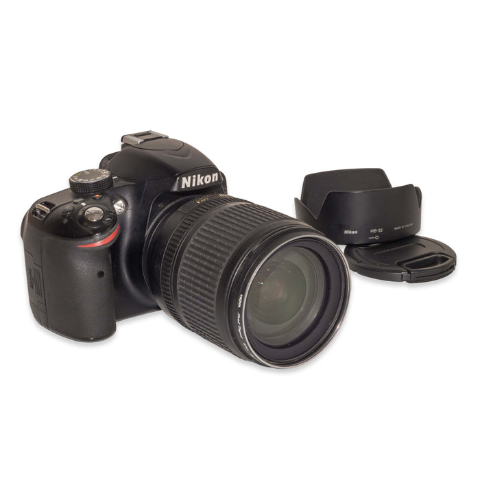 Nikon D3200 + AF-S 18-105mm ED