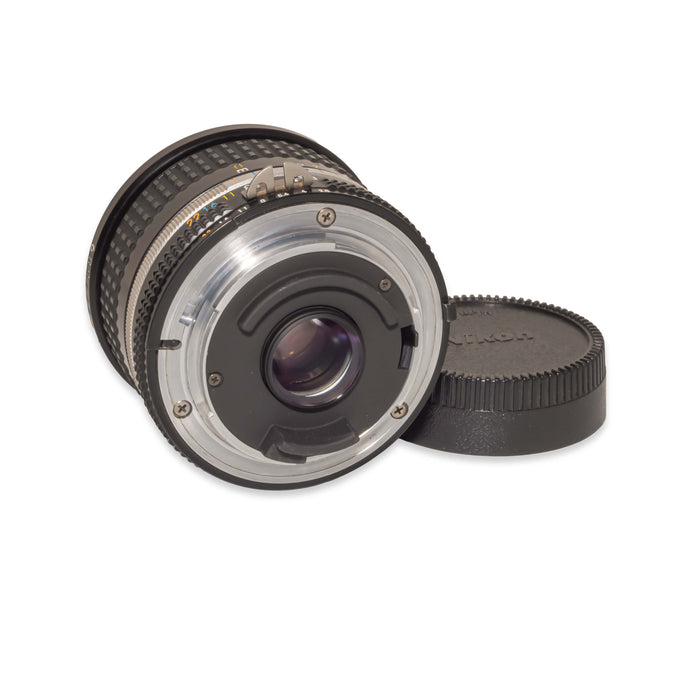 Nikon AI-S NIKKOR 20mm f/2.8