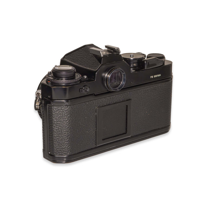 Nikon FE + Nikon 50mm f/1.8